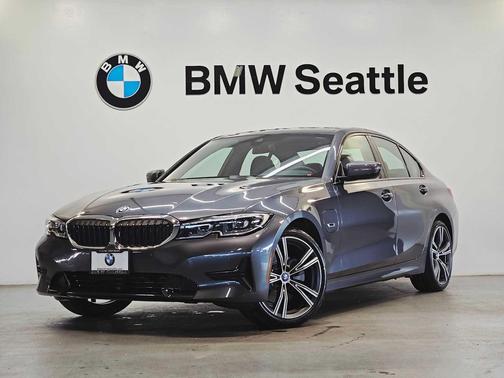 2022 BMW 330e Base