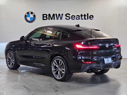 Black Sapphire Metallic 2021 BMW X4 M40i