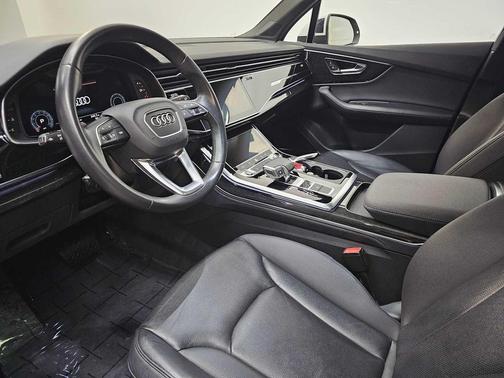 2021 Audi Q7 55 Premium Plus