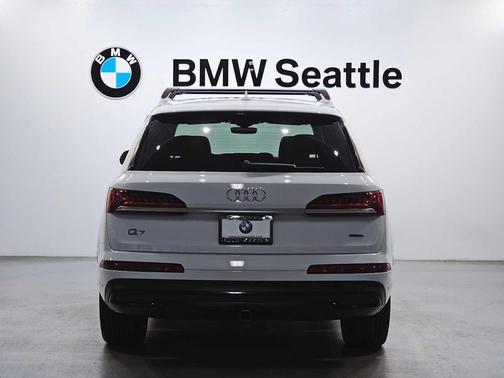 2021 Audi Q7 55 Premium Plus