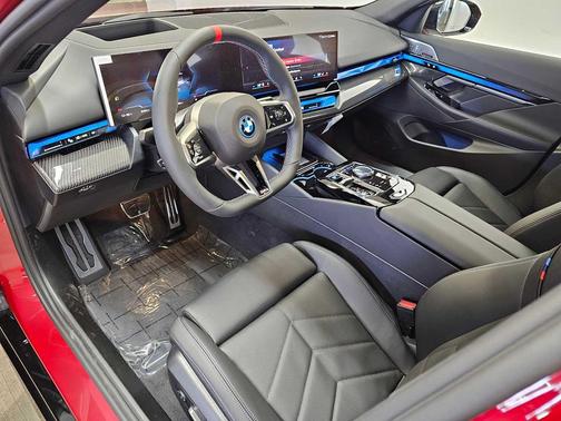 2025 BMW i5 M60
