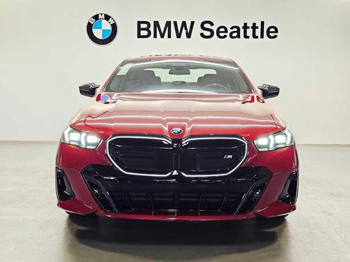 2025 BMW i5 M60