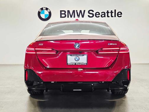 2025 BMW i5 M60