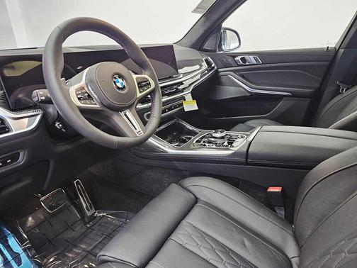 2026 BMW X7 M60i