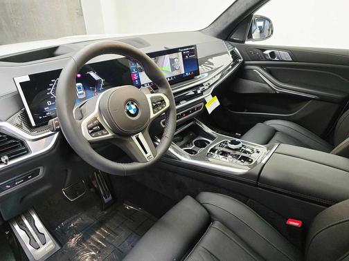 2026 BMW X7 M60i
