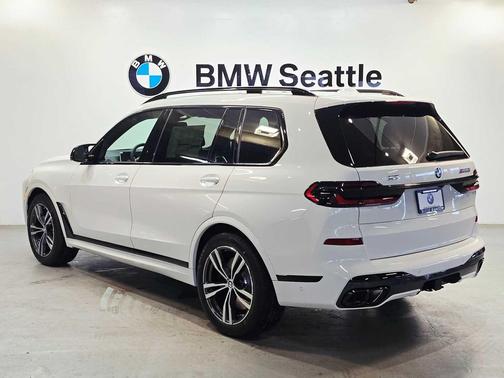 2026 BMW X7 M60i