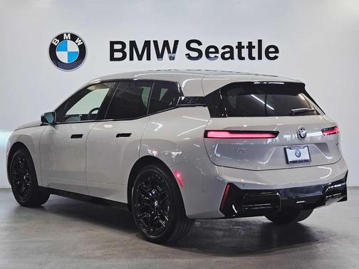 2026 BMW iX xDrive60