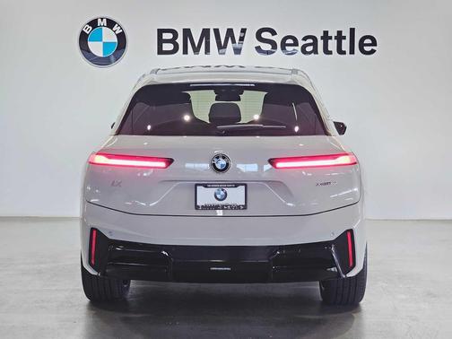 2026 BMW iX xDrive60