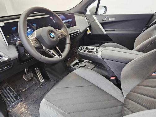 2026 BMW iX xDrive60