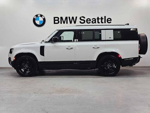 2024 Land Rover Defender 130 P400 X-Dynamic SE