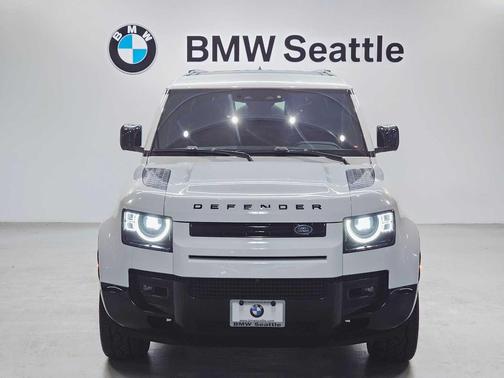 2024 Land Rover Defender 130 P400 X-Dynamic SE