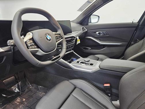 2025 BMW 330 i xDrive