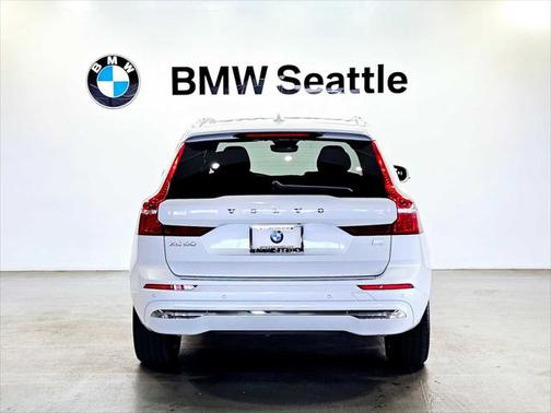 2022 Volvo XC60 Recharge Plug-In Hybrid T8 Inscription Expression