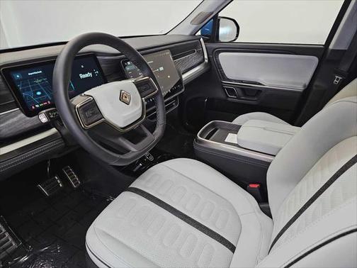 2024 Rivian R1S Adventure