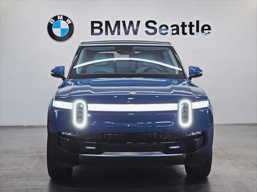 2024 Rivian R1S Adventure