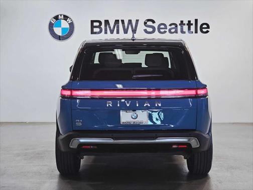 2024 Rivian R1S Adventure