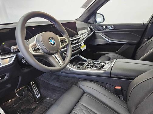 2026 BMW X7 M60i