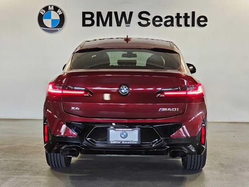 Aventurin Red Metallic 2023 BMW X4 M40i