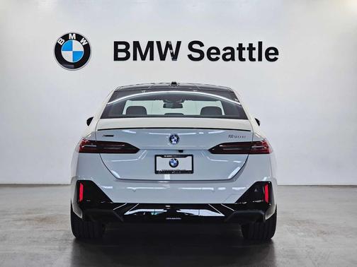 2026 BMW 550e xDrive