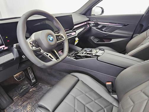 2026 BMW 550e xDrive