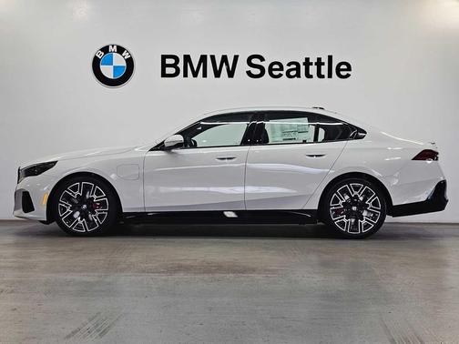 2026 BMW 550e xDrive