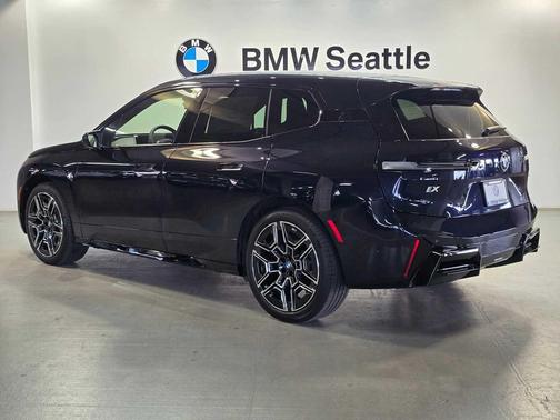 2026 BMW iX xDrive60