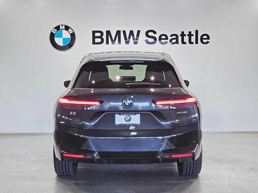 2025 BMW iX xDrive50