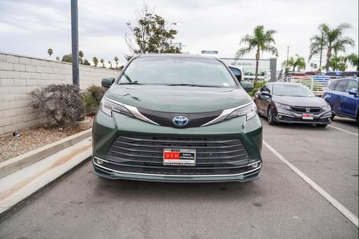 2021 Toyota Sienna XLE 7 Passenger