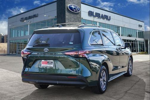 2021 Toyota Sienna XLE 7 Passenger