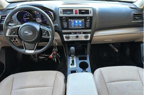 Photo 4 of 44 of 2019 Subaru Outback 2.5i