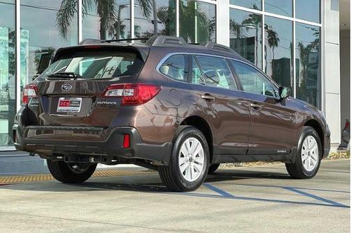 Photo 3 of 44 of 2019 Subaru Outback 2.5i