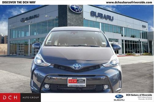 2017 Toyota Prius v Five