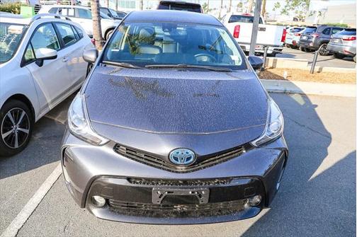 2017 Toyota Prius v Five
