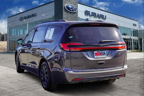 2021 Chrysler Pacifica Touring