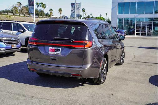 2021 Chrysler Pacifica Touring