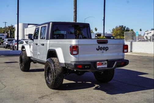 2024 Jeep Gladiator Sport S