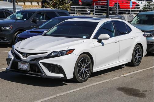 2022 Toyota Camry SE