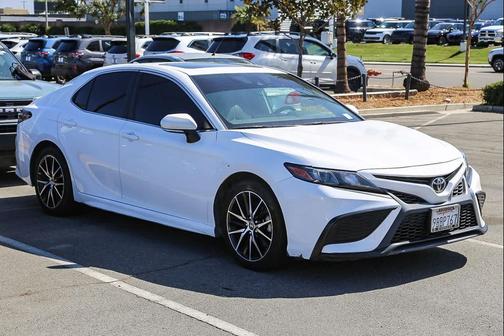 2022 Toyota Camry SE