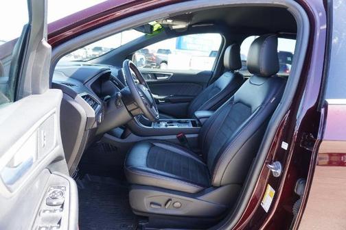 BURGUNDY VELVET MET TINT CC 2023 Ford Edge ST LINE
