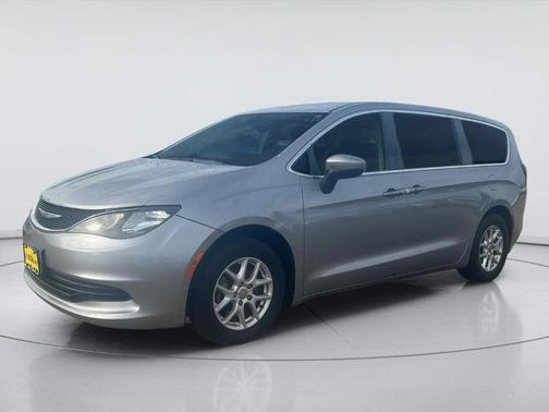 Billet Silver Metallic Clearcoat 2017 Chrysler Pacifica Touring