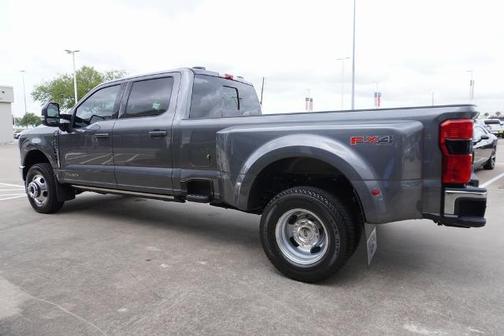 2025 Ford F-350 LARIAT SUPER DUTY