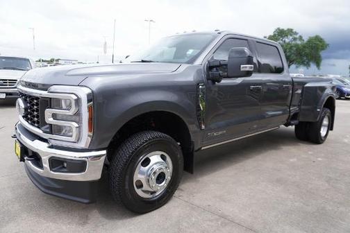 2025 Ford F-350 LARIAT SUPER DUTY