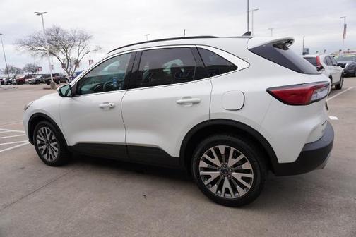 2022 Ford Escape TITANIUM