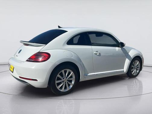 Pure White 2017 Volkswagen Beetle 1.8T SE