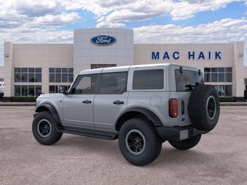 Avalanche Gray 2026 Ford Bronco Outer Banks