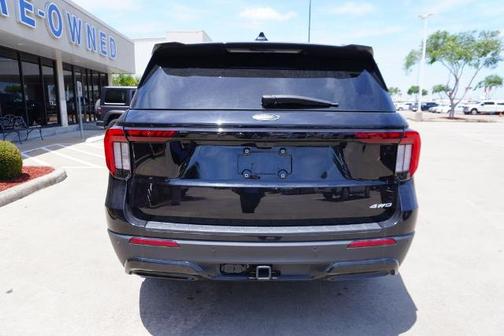 AGATE BLACK METALLIC 2025 Ford Explorer ST-LINE