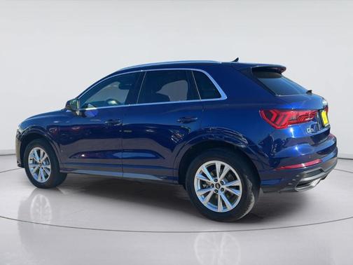Navarra Blue Metallic 2024 Audi Q3 45 S line Premium