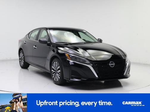 Black 2025 Nissan Altima SV