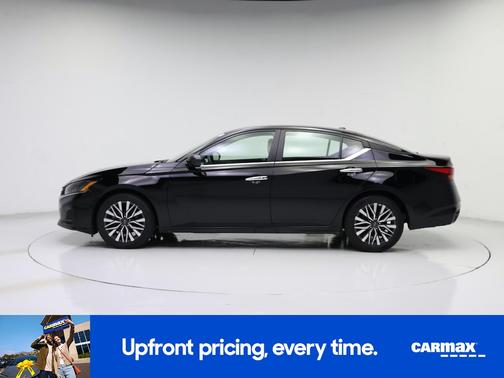 Black 2025 Nissan Altima SV