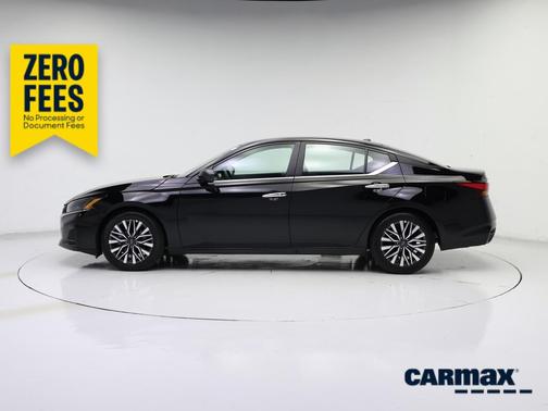Black 2025 Nissan Altima SV